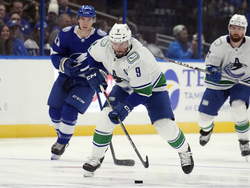 Canucks Lightning Hockey