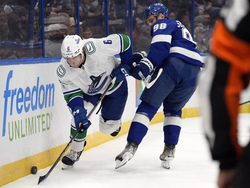Canucks Lightning Hockey