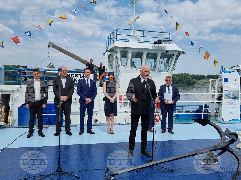 Русе - именуване на новопостроен маневрен кораб „Искър“ - церемония