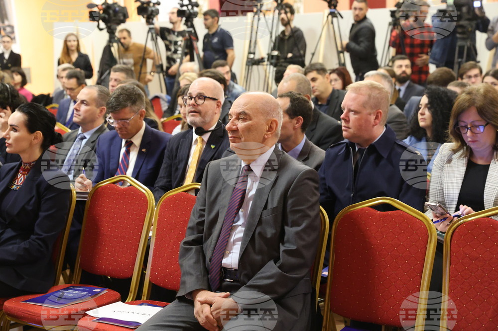 Международна конференция „Спечелване на мира в Украйна“