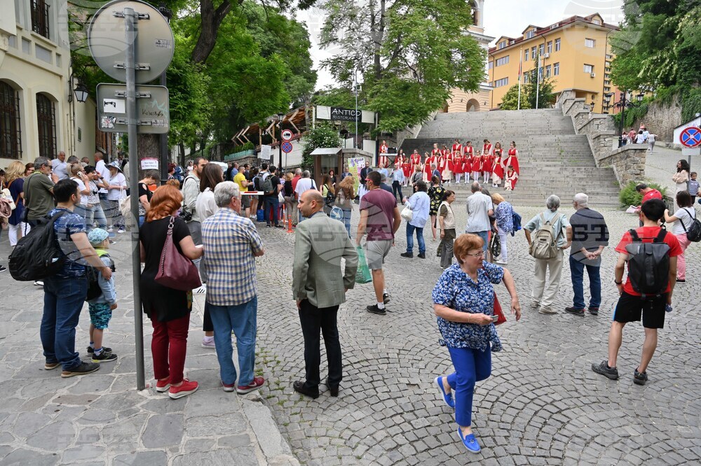 Пловдив - Дефиле "Вино и гурме" - откриване