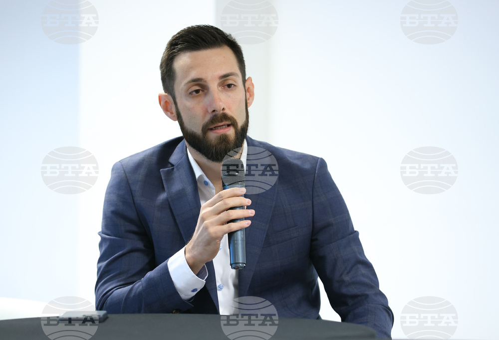 Финансов форум "Тайните, пропастите и възможностите на пазара през 2024 и отвъд"