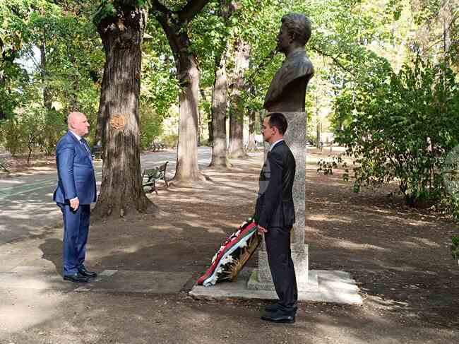 Румъния - Галин Цоков - паметници на Христо Ботев и Васил Левски