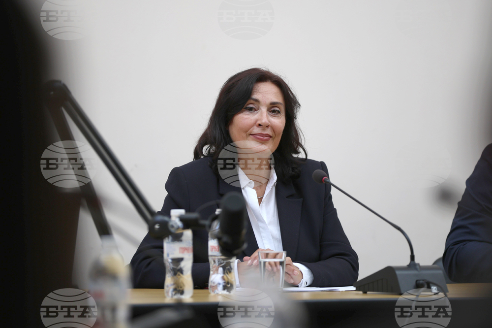 Предизвикателствата пред професията на дипломата бе сред темите на дискусия, организирана от Дипломатическия институт към МВнР, със студенти в Благоевград