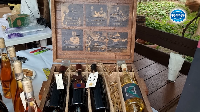 С изпълнения на хорова формация "Евмолпия" откриха фестивала "Вино и гурме" в Пловдив