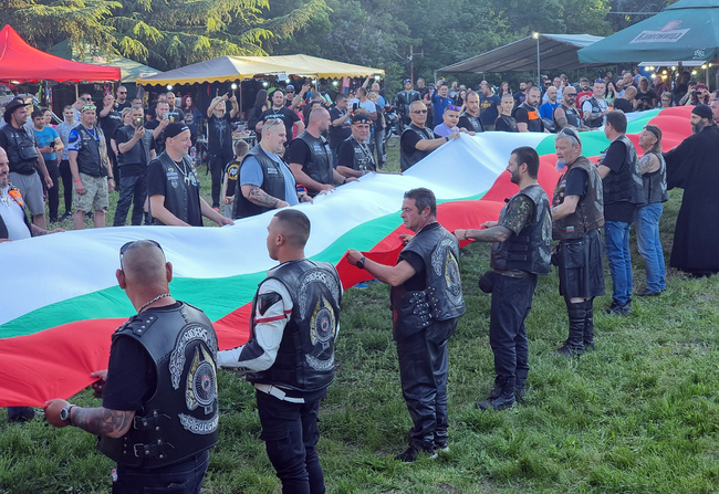 Мотористи от над 60 клуба се събират на национален мотосъбор край Ямбол от днес до неделя