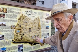 Румъния - Христо Ботев и Васил Левски - паметници - венци