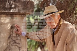 Румъния - Христо Ботев и Васил Левски - паметници - венци