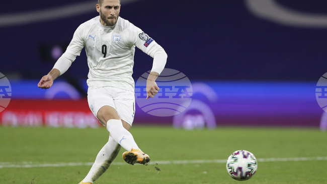 Германският клуб от втора дивизия Фортуна Дюселдорф обяви, че няма да подпише договор с израелския нападател Шон Вайсман