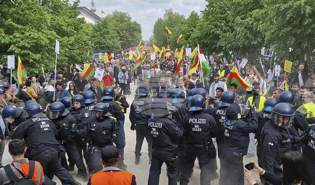 Кюрдска организация обвини Ахмед аш Шараа във военни престъпления и геноцид