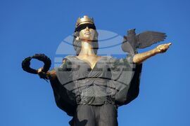 Статуя  "Света София" 