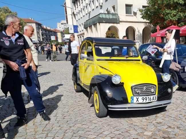  Кърджали - ретро парад