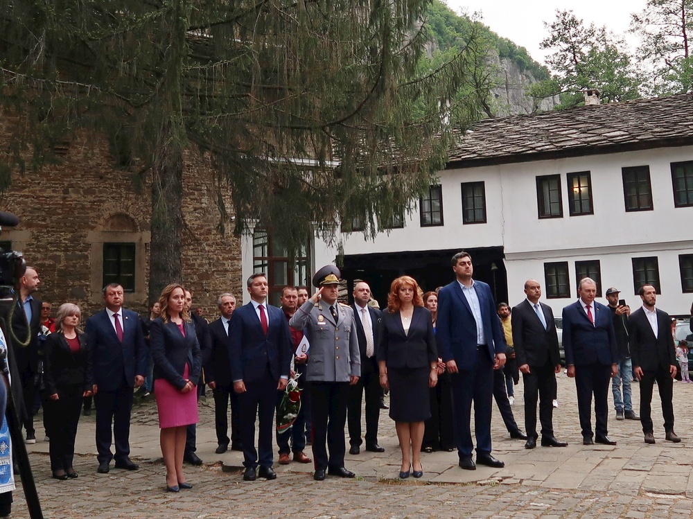 Вицепрезидентът: Всяко време има своите битки. Нашата битка е за просперираща България