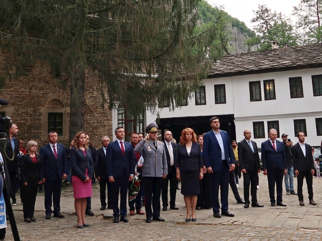 Вицепрезидентът: Всяко време има своите битки. Нашата битка е за просперираща България