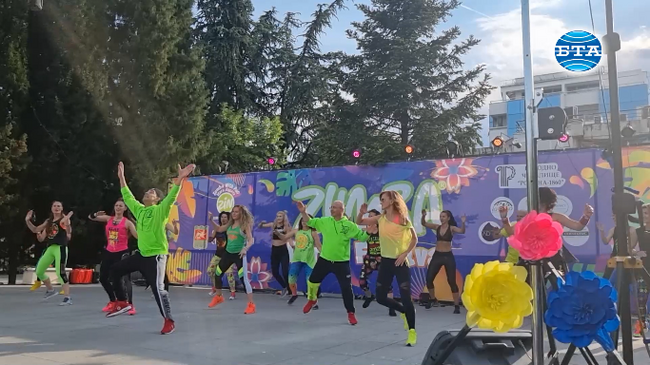 Стотици се включиха в първия Зумба Денс Фестивал в Стара Загора