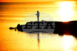 Поморие - топло време - изгрев - рибари