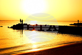 Поморие - топло време - изгрев - рибари