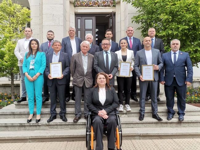 Относно: Плевен има нови шестима почетни граждани