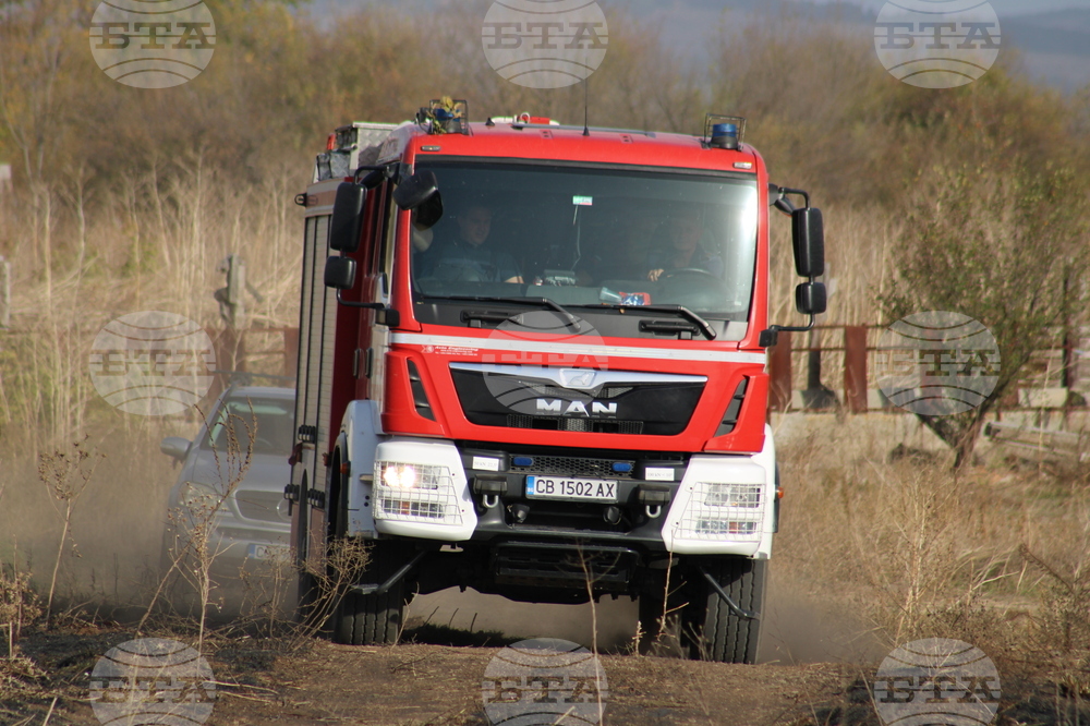 Костинброд - пожар - потушаване