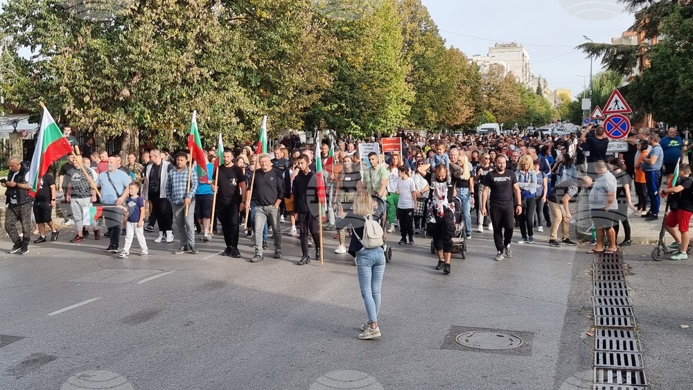 Харманли - бежански център - протест