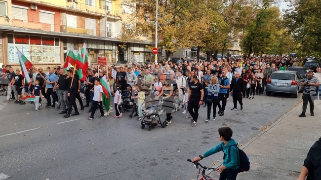 Харманли - бежански център - протест