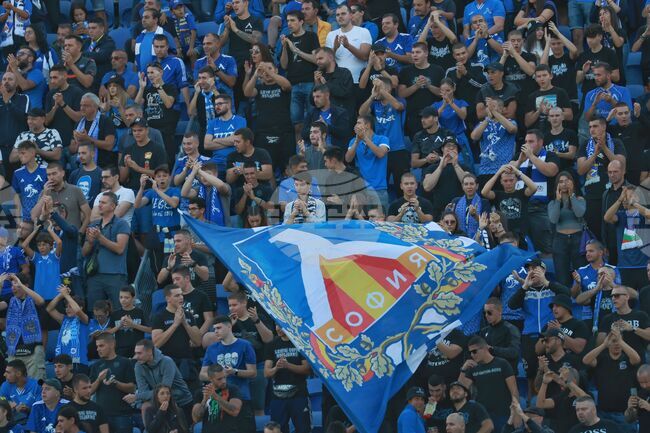 ПФК Левски продаде 3 хиляди абонаментни карти в първите две седмици от новата кампания