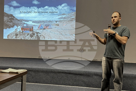 Ахелой - Българският кораб "Св. св. Кирил и Методий" - експедиция "ANTARSUP-23" - нови научни прибори