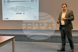 Ахелой - Българският кораб "Св. св. Кирил и Методий" - експедиция "ANTARSUP-23" - нови научни прибори