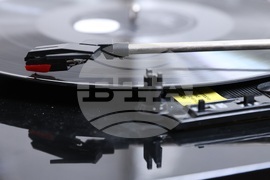 Столична библиотека - "Картини от грамофонните плочи" - изложба