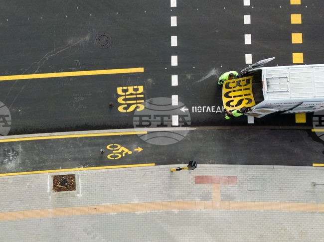 Оросяване на уличните платна заради горещото време ще се извърши в София