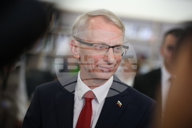 Благоевград - Американски университет - Николай Денков - пресконференция