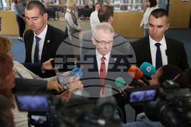 Благоевград - Американски университет - Николай Денков - пресконференция