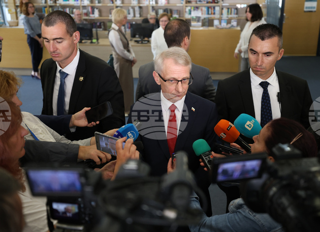 Благоевград - Американски университет - Николай Денков - пресконференция