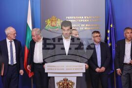 Министерски съвет - работодателски организации - синдикати -  среща