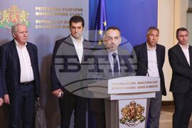 Министерски съвет - работодателски организации - синдикати -  среща