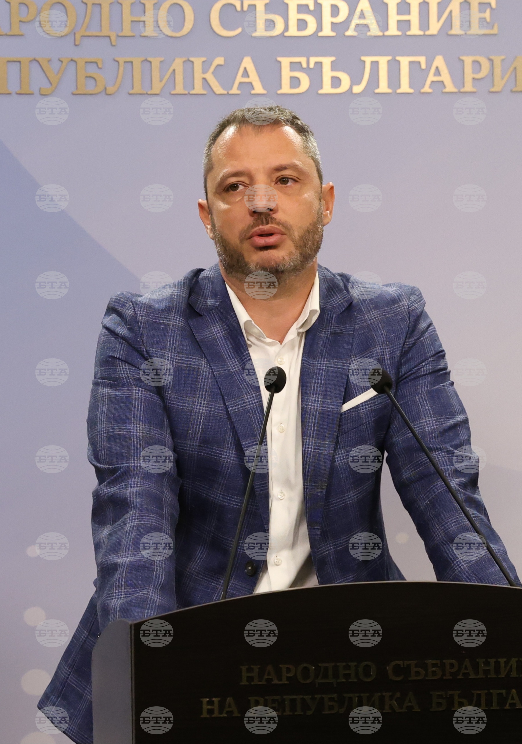 Парламент - Делян Добрев - пресконференция