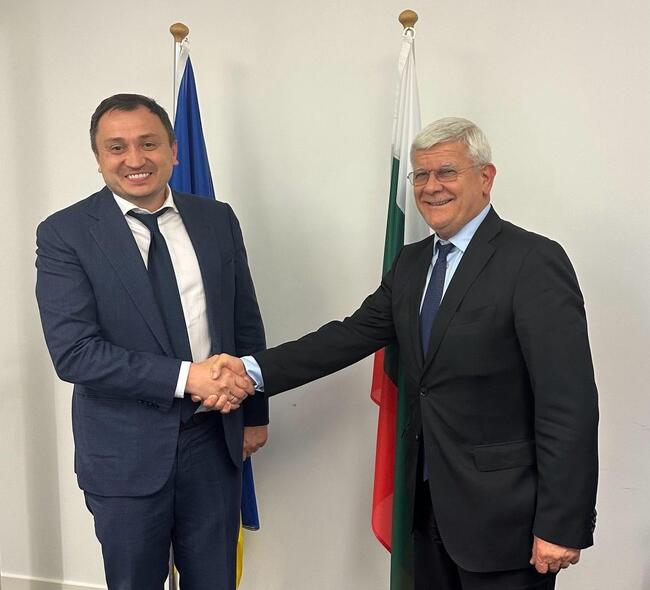 МЗХ: Министър Вътев обсъди въвеждането на лицензионни режими с украинския си колега в Люксембург