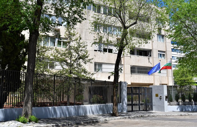 Информационно-консултативен ден в Посолството ни в Мадрид