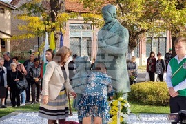 Ямбол - Паметник на ямболските учители - народни будители - откриване