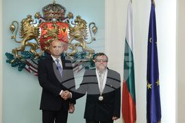 Румен Радев - държавни отличия - Елко Хазан 