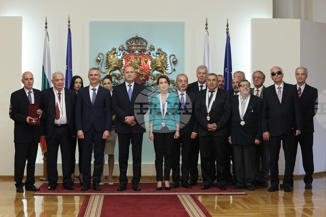 Румен Радев - държавни отличия - удостояване