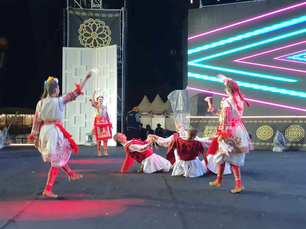 Детско-юношески ансамбъл "Тракийче" се завърна от поредно участие в голям международен фолклорен фестивал