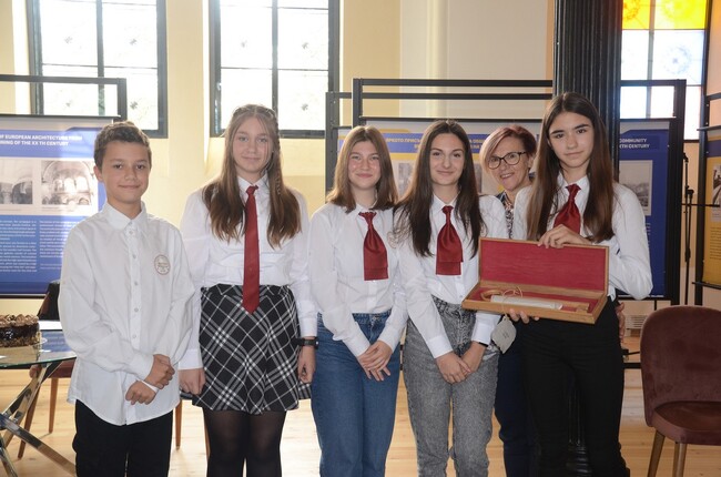 Отборът на СУ „Цар Симеон Велики“ е победител в състезанието „Аз познавам Видин“