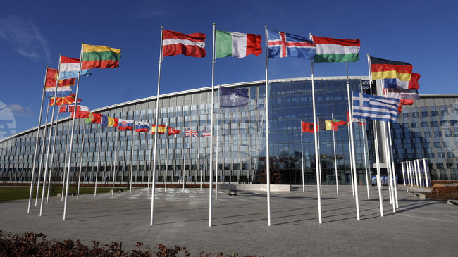 НАТО повишава готовността на противоракетната си отбрана поради войната с Иран