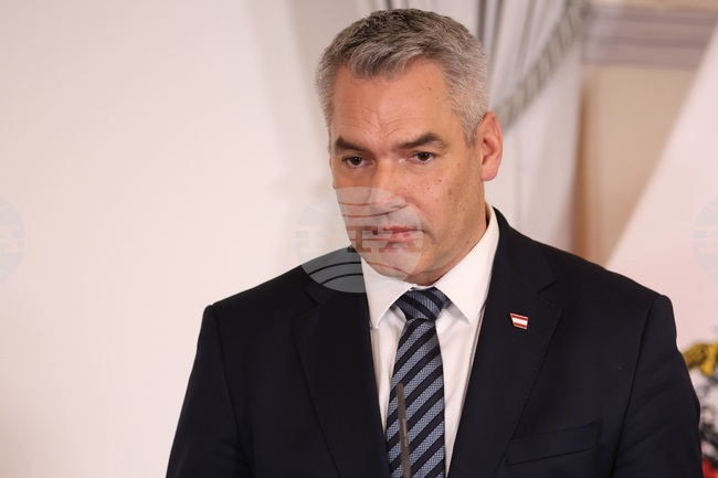 Нехамер е предложил за Зеленски в Австрия да се проведат преговори за мир