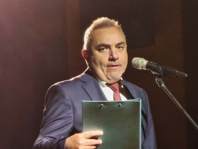 Министърът на културата Кръстю Кръстев посети премиерата на документален филм за Елисавета Багряна в Сливен
