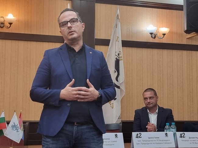 За да си оправим държавата, трябват честни и добри българи, които да вземат решенията, каза в Плевен Цончо Ганев