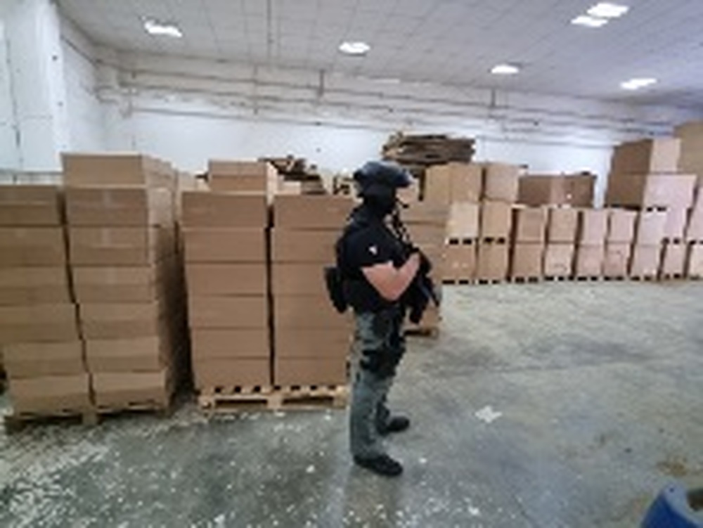 Заместник-директорът на ГДБОП: В разкритата в Ботевград фабрика за цигари е осъществяван пълен производствен цикъл за нелегалния пазар