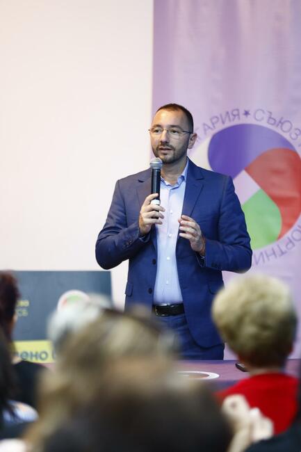 Антон Хекимян: Продължаваме модернизацията на градския транспорт и изграждането на нови зелени трамвайни трасета