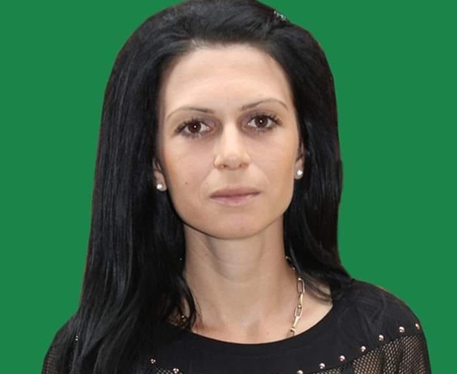Първа задача пред нашите кандидати за съветници е обновяването на общинските пътища в Средец, каза кандидатът за съветник Ивелина Стоянова